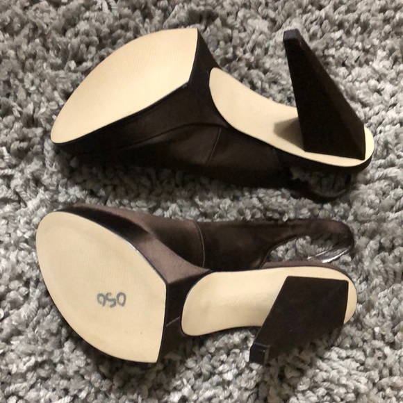 Brown satin pumps brand new - Picture 3 of 4